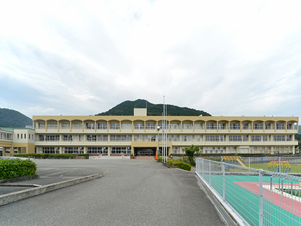 神河町立寺前小学校